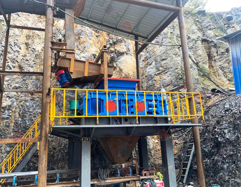 江西對輥制砂機時產100噸安裝現(xiàn)場